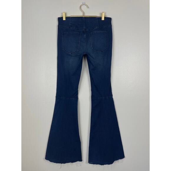 We The Free Penny Pull-On Flare Jeans Riviera Blue Size 26 *Altered to Raw Hem - Picture 9 of 15